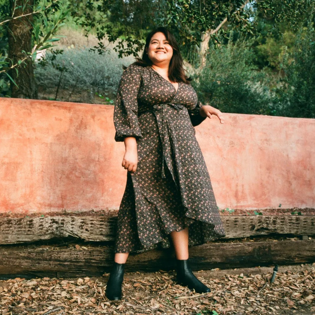 The Bergen Dress Extended | Black Cosmos Floral