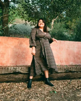 The Bergen Dress Extended | Black Cosmos Floral